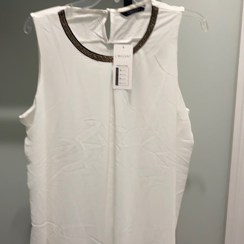 Women’s sleeveless blouse